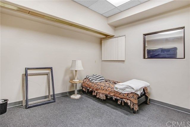 1175 Center St, Riverside, CA 92507